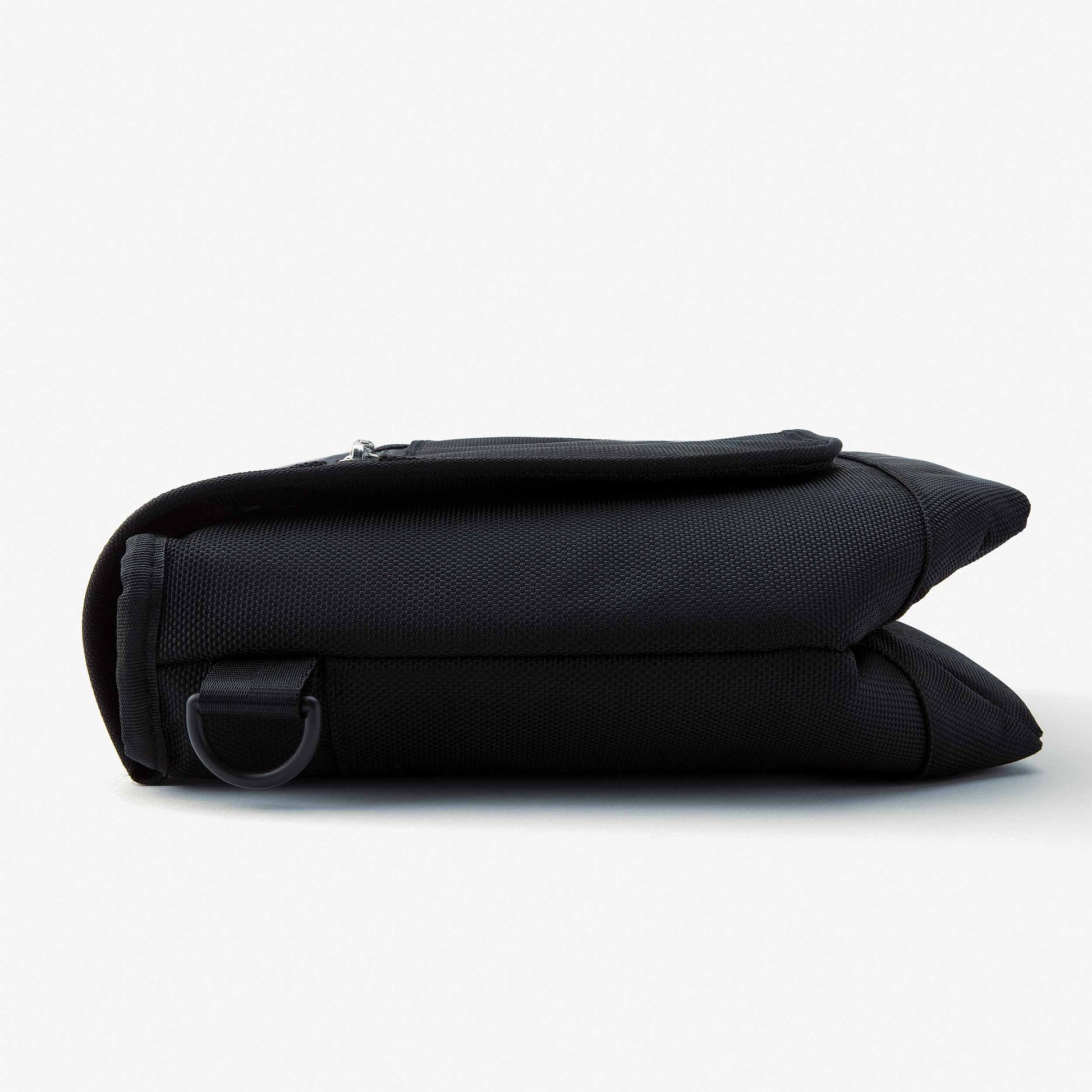 freezable-brooklyn-crossbody-u2 freezable-brooklyn-crossbody-black-ecofreeze-plus-flat_b62870bb-68b1-4c0c-846f-a30840c26944.jpg