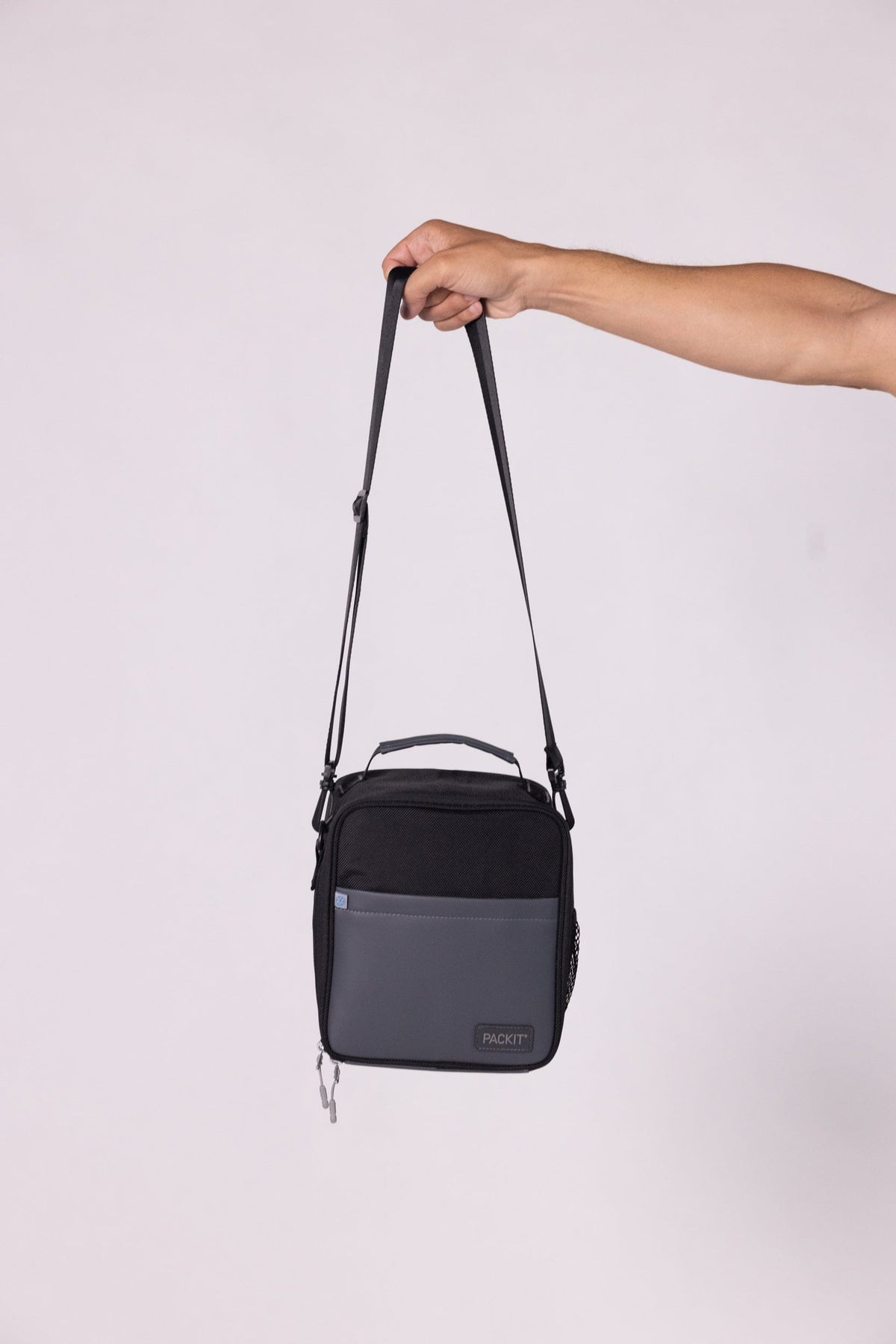 freezable-upright-lunch-box-j4 freezable-upright-lunch-box-black-gray-product-only_edit.jpg