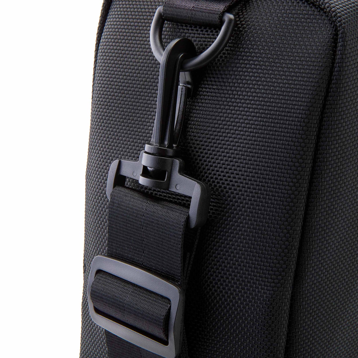 freezable-wine-carrier-v7 freezable-wine-carrier-black-ecofreeze-plus-zoom-removable-strap.jpg